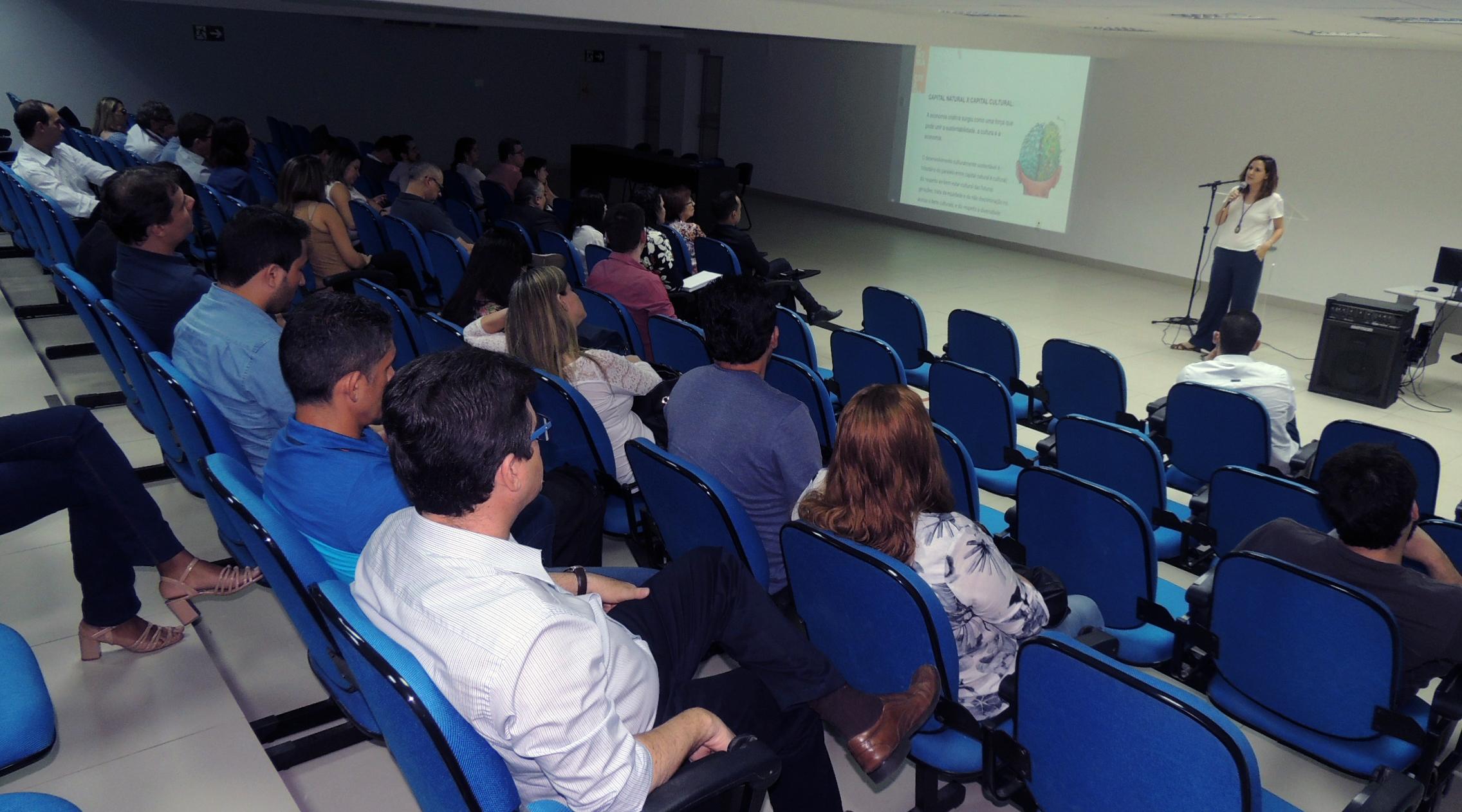 Aula Magna do Mestrado tem palestra sobre economia criativa