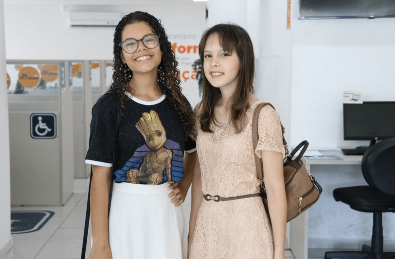 Irmãs gêmeas ganham bolsas integrais no Mega da Virada